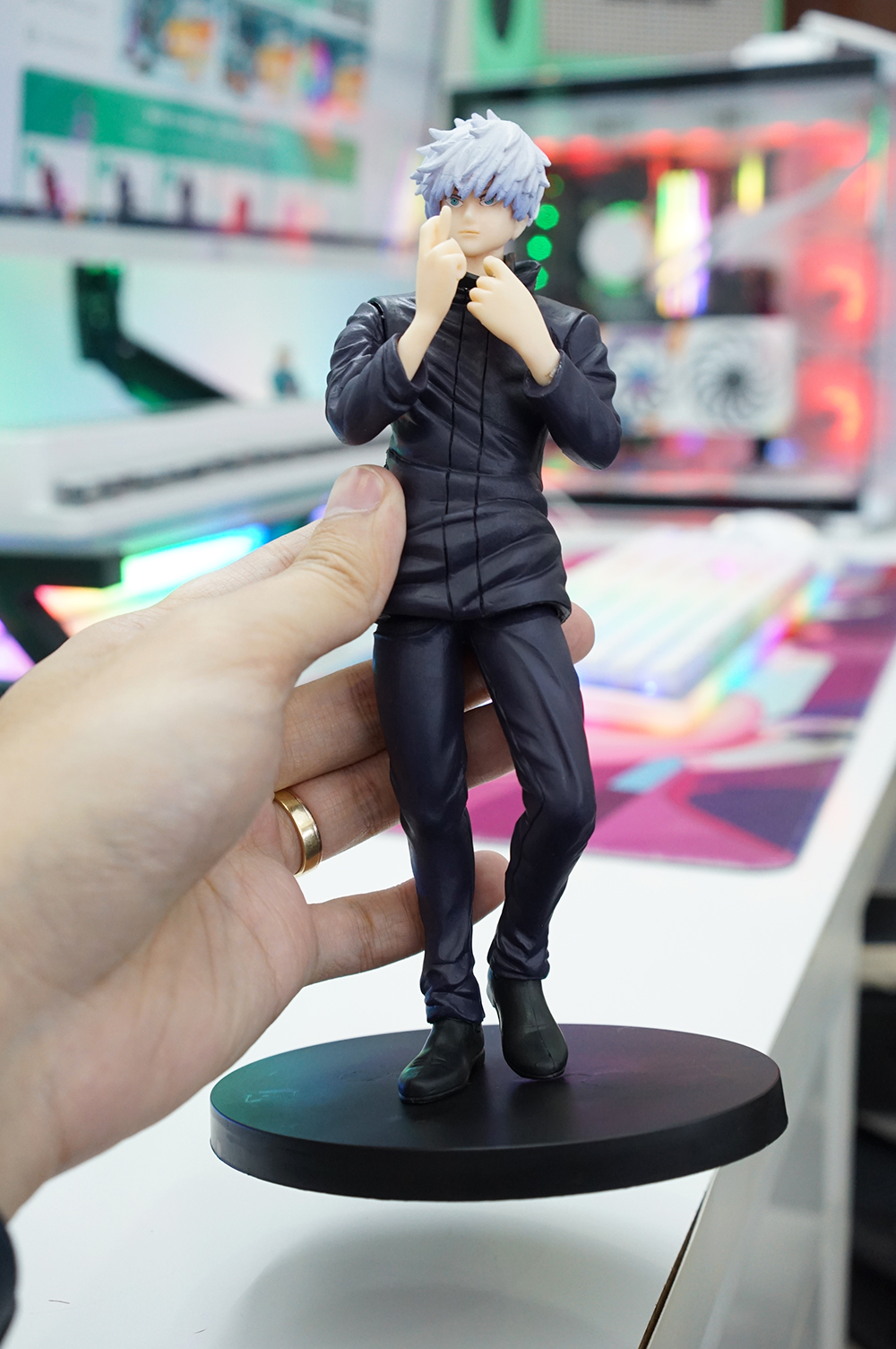 Figure nhân vật Gojo Satoru cao 20cm (có hộp)